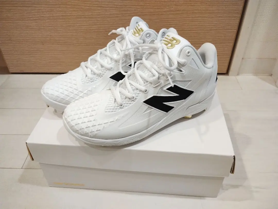 Thumbnail of Ohtani v1 Metal White/Black 26.5 Ohtani Model