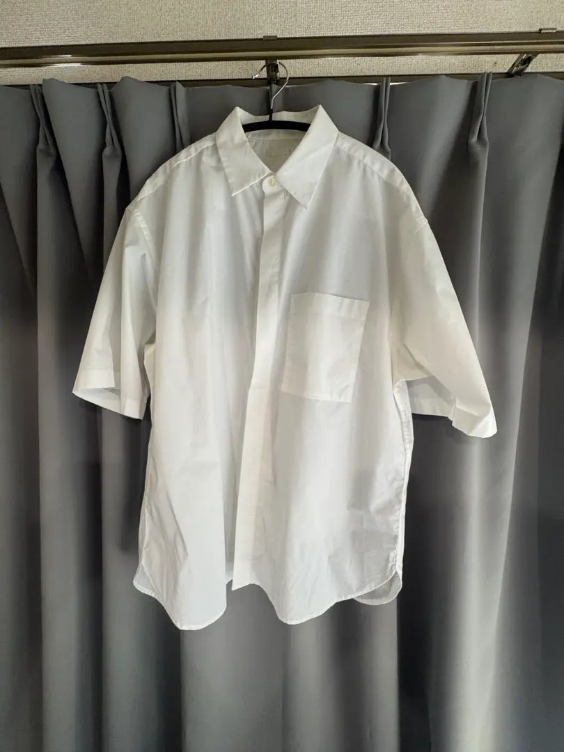Thumbnail of White short-sleeved shirt
