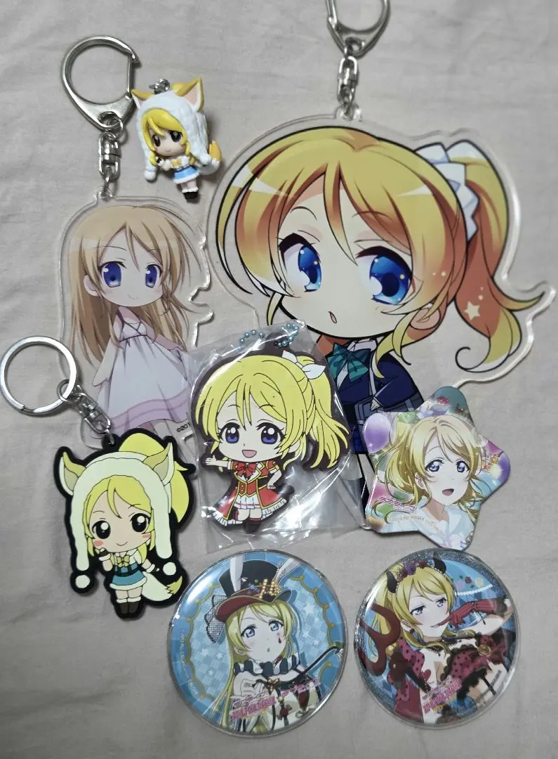Thumbnail of Eri Ayase can badge, rubber strap, acrylic key chain set