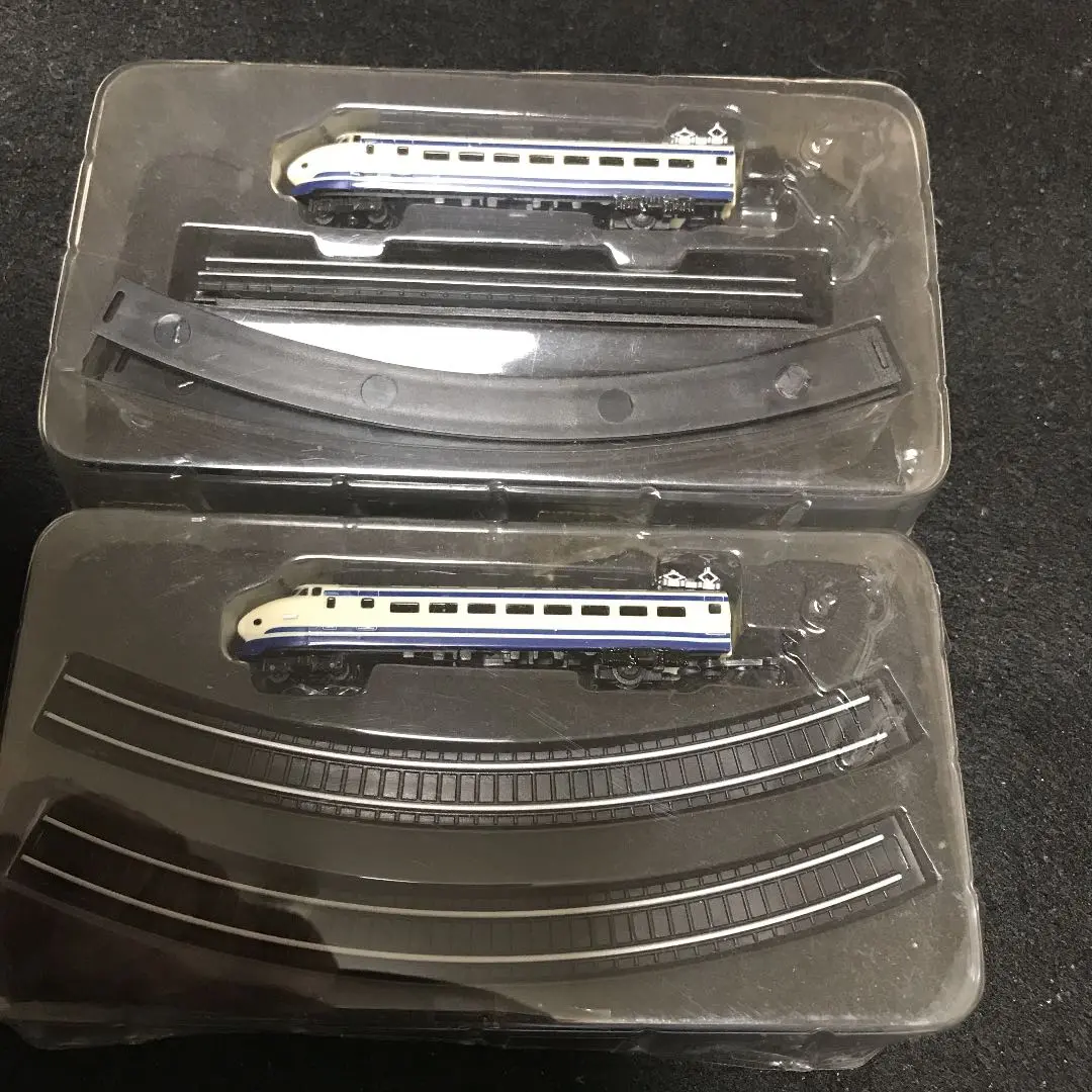 ジージートレイン 世界最小の自走式鉄道模型 zztrain ジージートレイン世界最小の自走式鉄道模型1/300 E3系