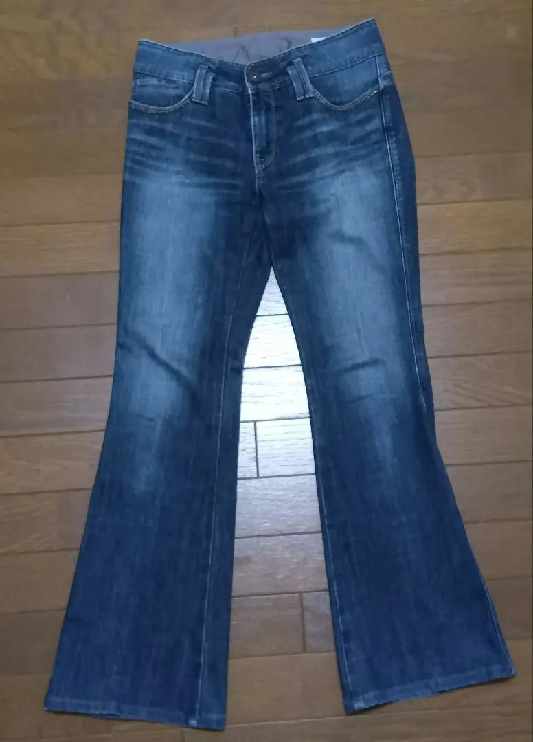 Sweet Camel 的 帥氣可愛 靴型牛仔褲 的縮圖