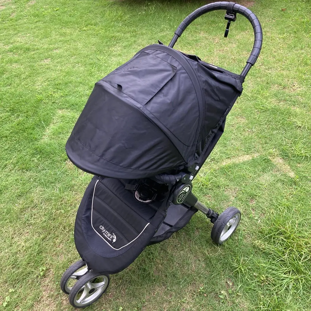 えり様さ専用 コンパクトで軽量なブラックのベビーカー、city mini babyjogger ベビージョガー