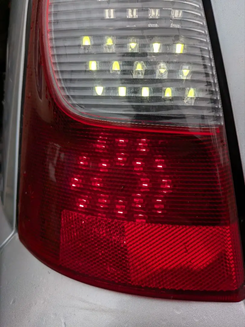 ダイハツ エッセ シーケンシャルウインカー LED テールランプ L235S ダイハツ エッセ シーケンシャルウインカー LED テールランプ