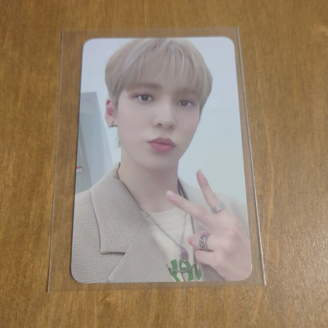 Thumbnail of ATEEZ Atiny photocard Yunho 16