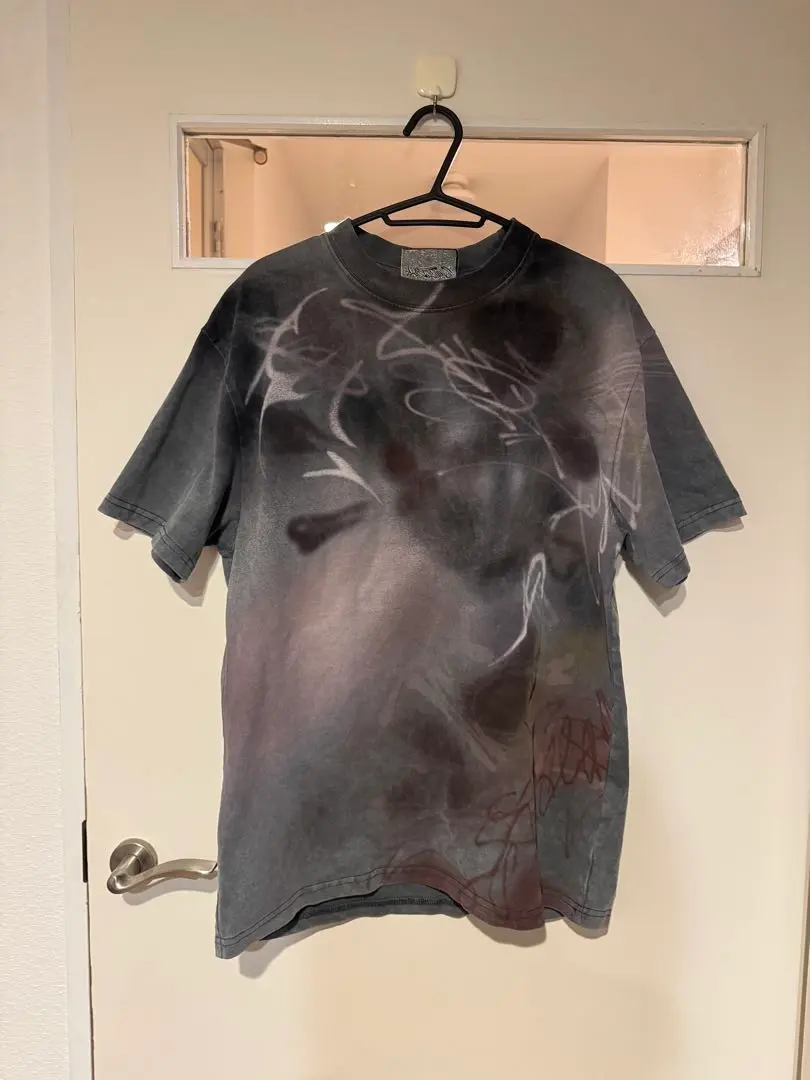 Thumbnail of spray t-shirt