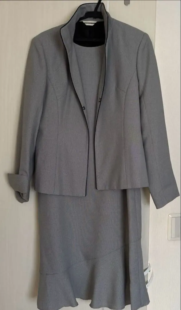 Thumbnail of Women's Dress Suit Set Gray, Mom Suit, 11AR