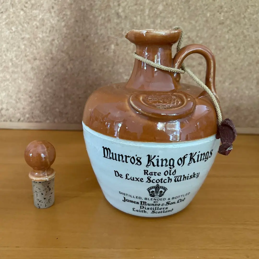 稀少レア、Munro&#39;s、King of Kings、専用箱入りです。 Munro's King of Kings Rare Old 750ml - メルカリ
