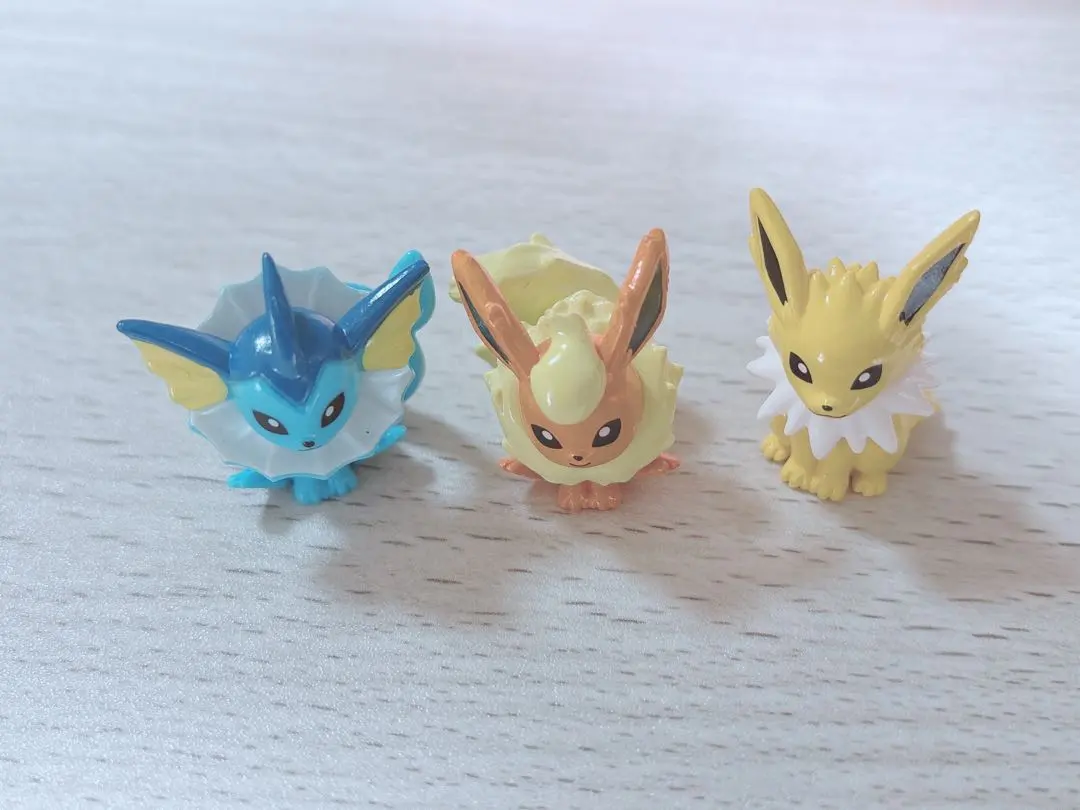 泡澡球 水伊布 火伊布 雷伊布 的縮圖