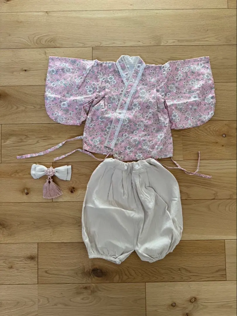 粉紅色花紋和服套裝 80公分 的縮圖