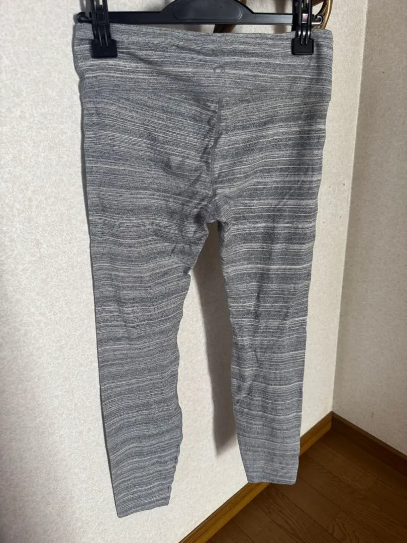 全新❗️ GAP 緊身褲 的縮圖