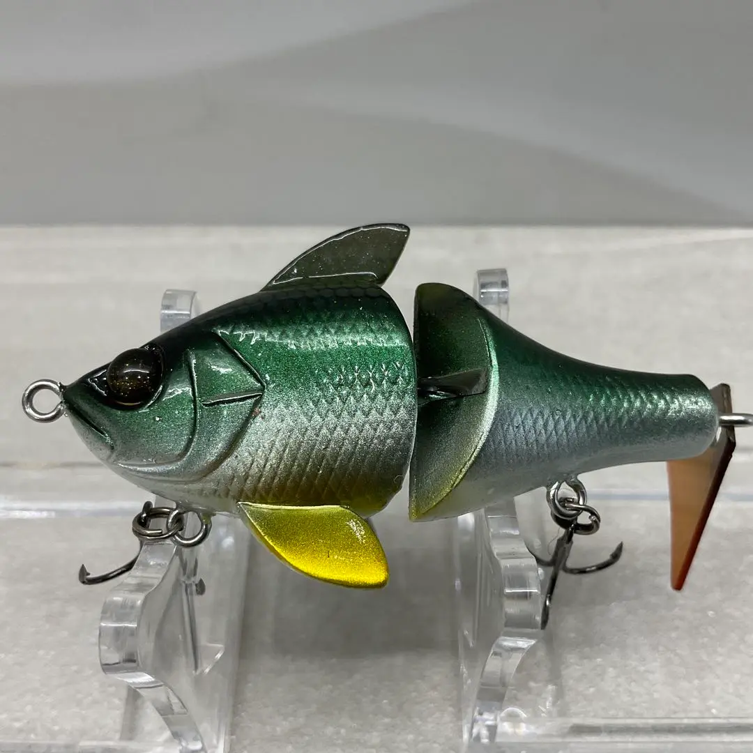 cc ベイツ アルセナーレ ロッソ モンストレウス フナ? 七色の輝き