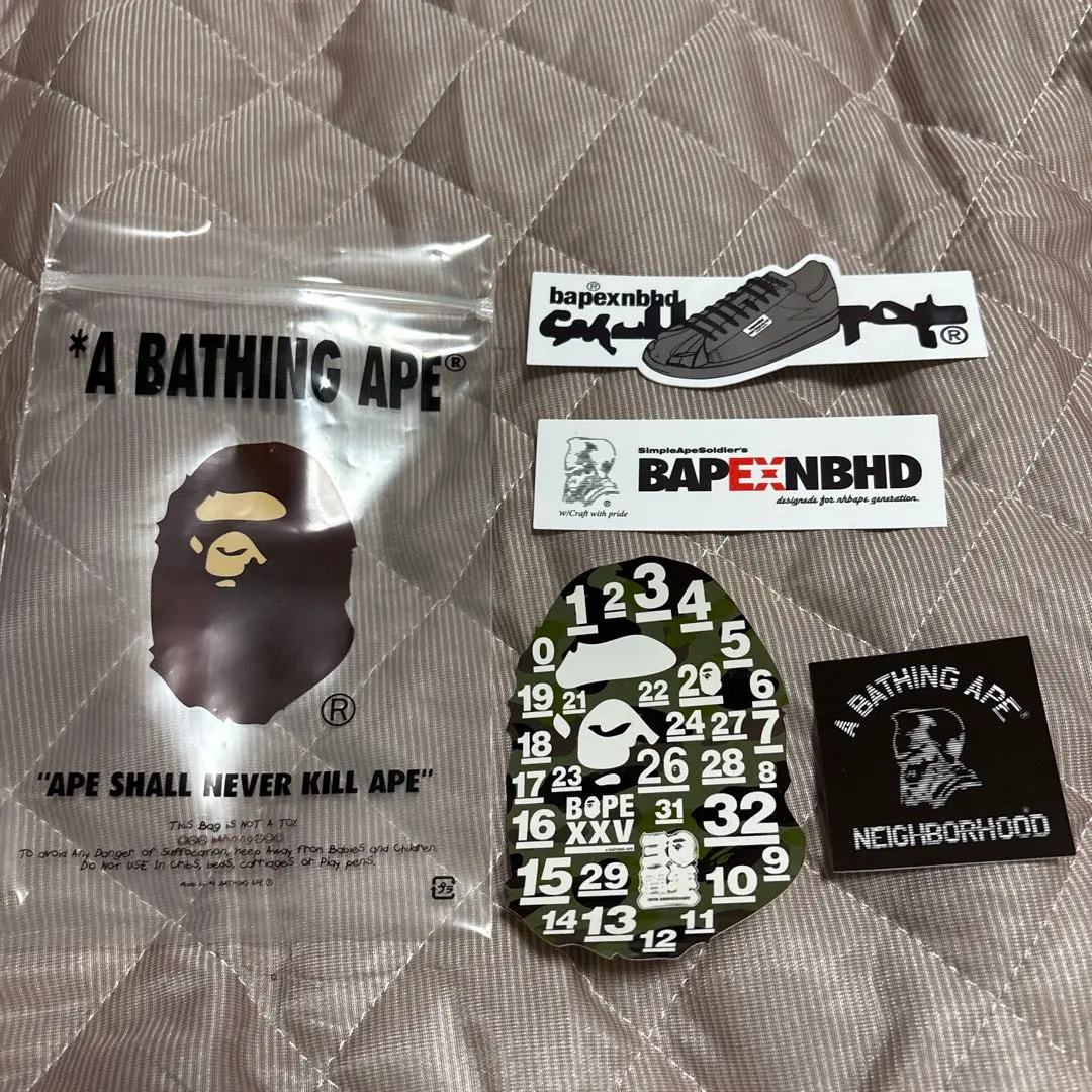 A BATHING APE のシール　　非売品 A BATHING APE（シール）のフリマアイテム一覧