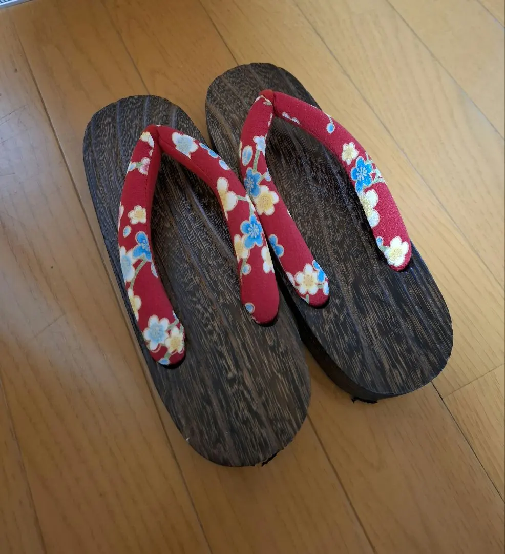 Thumbnail of Wooden geta with floral thong