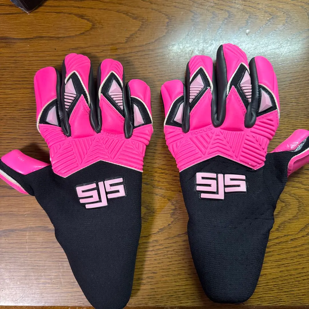 新品　未発売　TUTO  キーパーグローブ　MAXIMUS HYBRID  8号 TUTO - Total Goalkeeper Company JAPAN