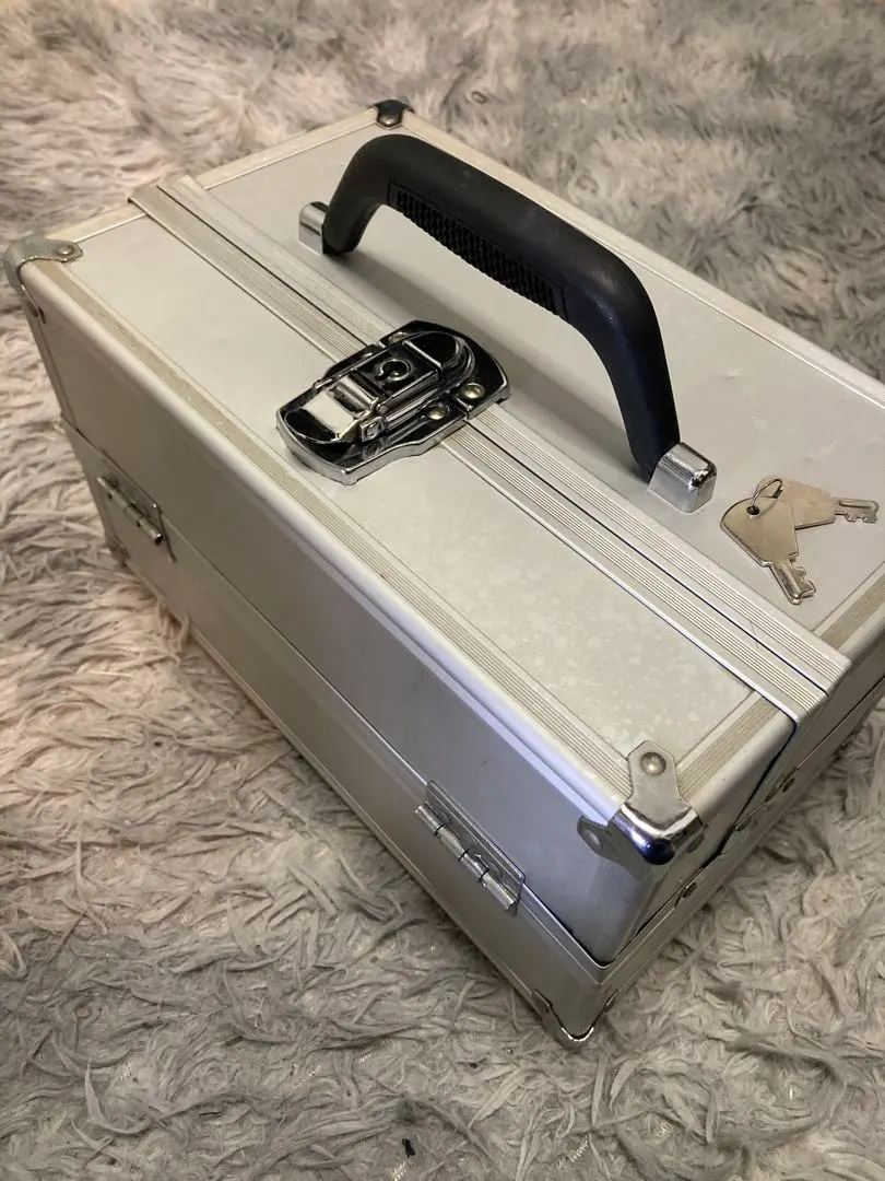 Thumbnail of Silver Aluminum Makeup Box with Lock