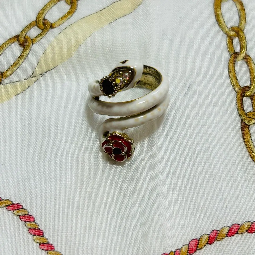 新品未使用品ANNA SUI白蛇リング 新品未使用品ANNA SUI白蛇リング