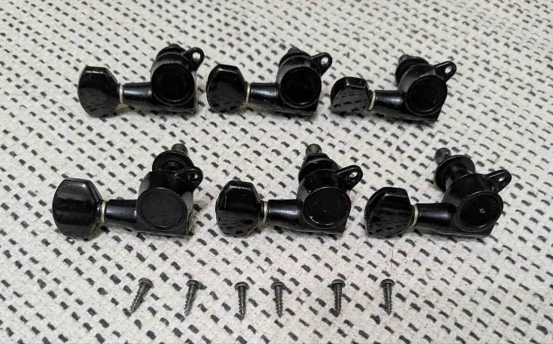 罕見 Fender Japan x GOTOH 雙品牌 琴頭弦鈕 套裝 黑色 的縮圖