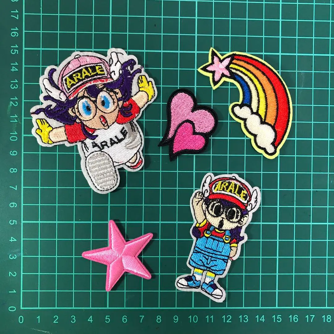 Dr.スランプアラレちゃん　刺繍パッチ8枚まとめ 2025年最新】アラレちゃん ワッペンの人気アイテム - メルカリ