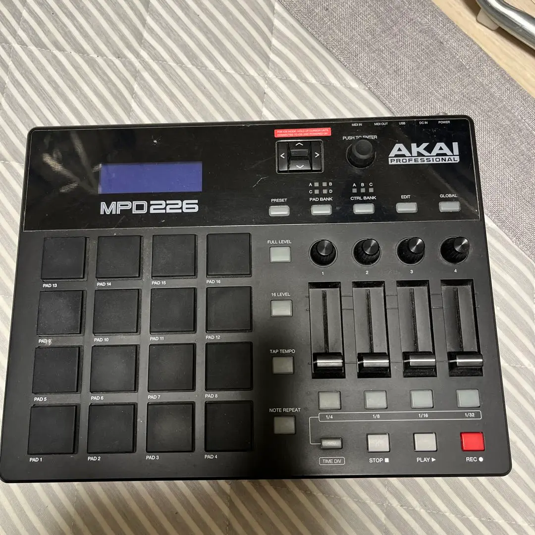 AKAI MPD226 ジャンク 説明をお読みください - メルカリ