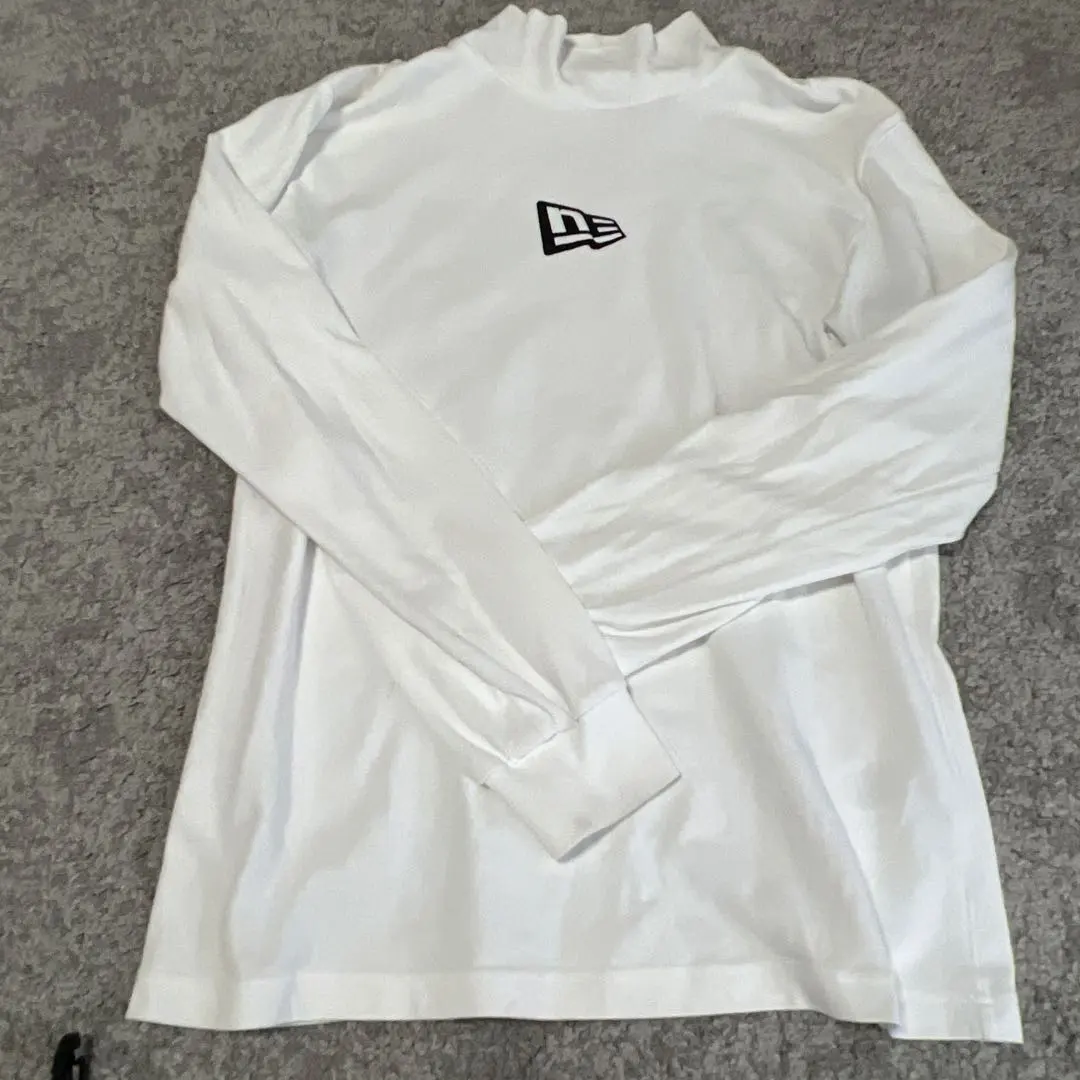Thumbnail of White long-sleeved T-shirt with logo