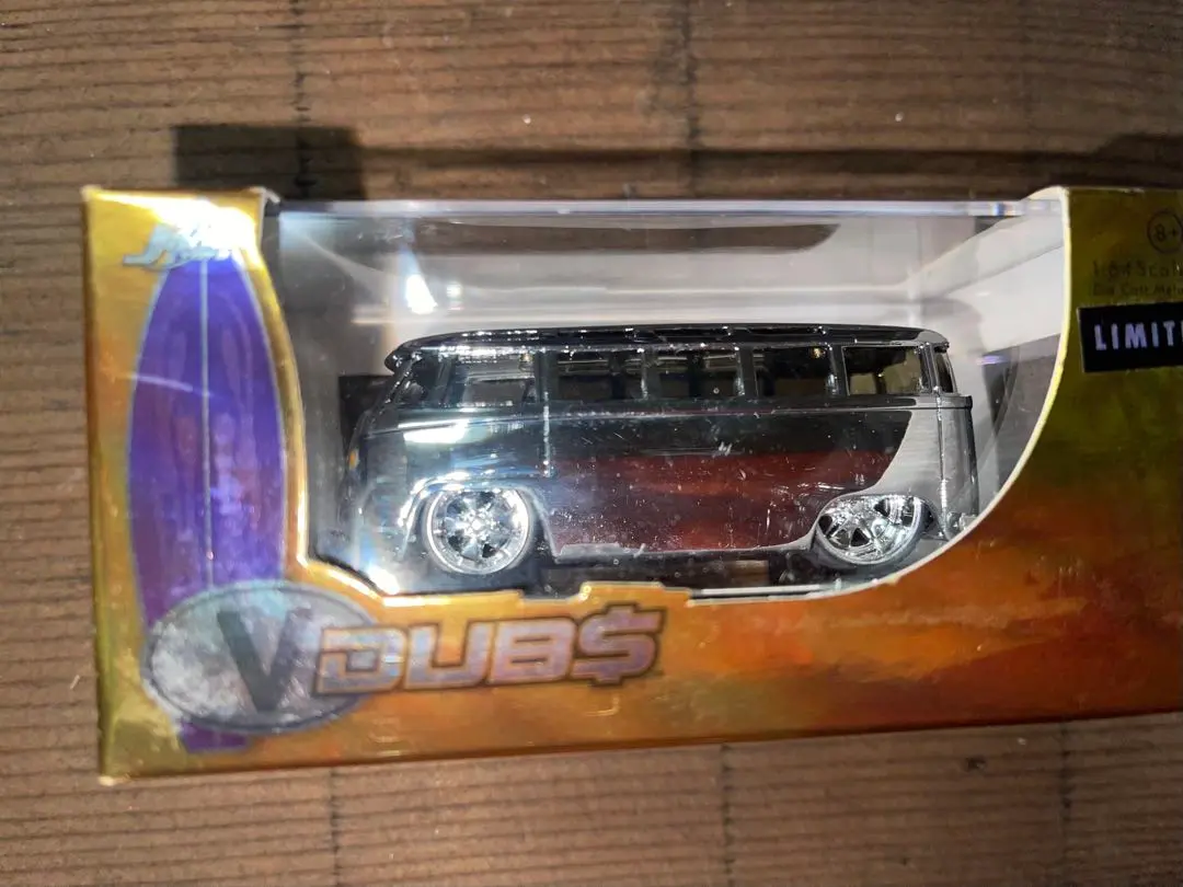 1962 ワーゲンバス☆V-DUB＄ タイプ2JadaTOYS VW BUS 1962 Punch Buggy VW Bus 1:24 Scale | Collectable Diecast