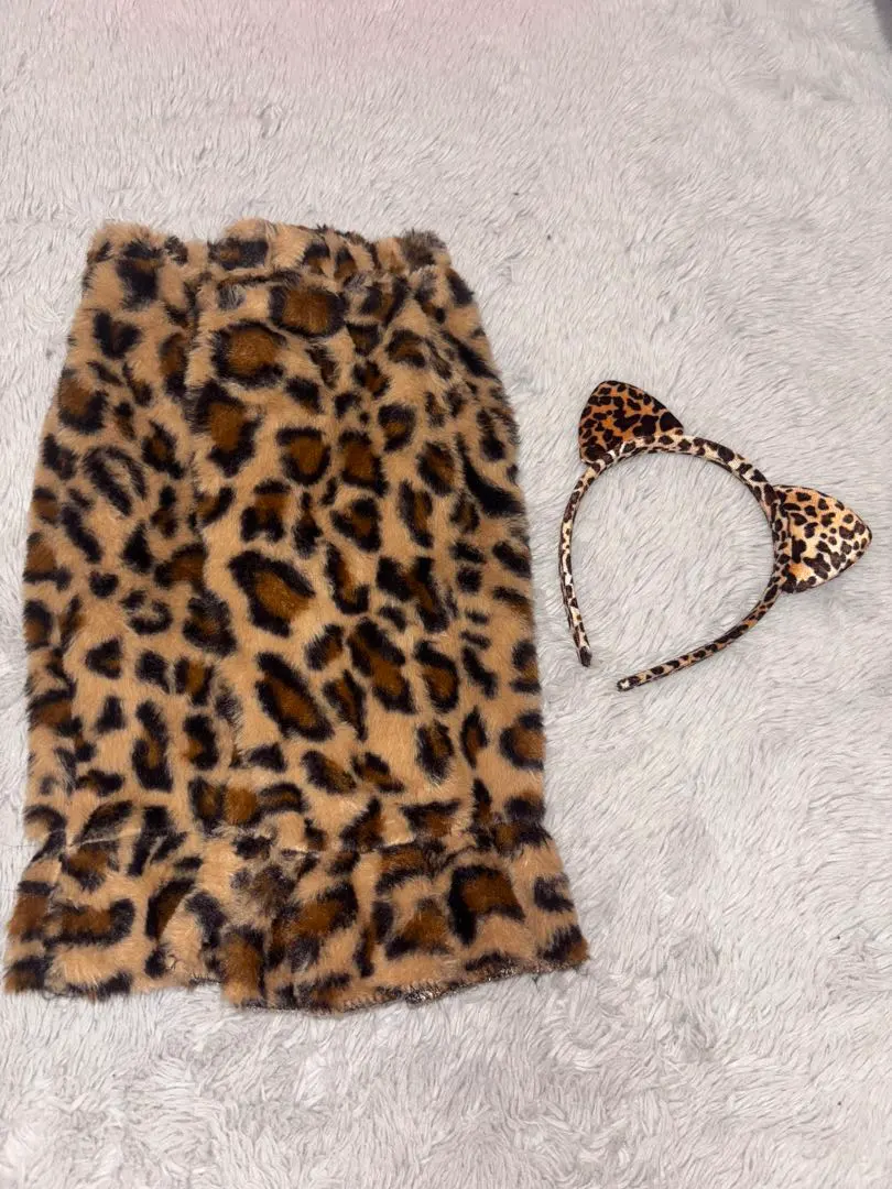 豹紋貓咪裙子和耳朵套裝 的縮圖