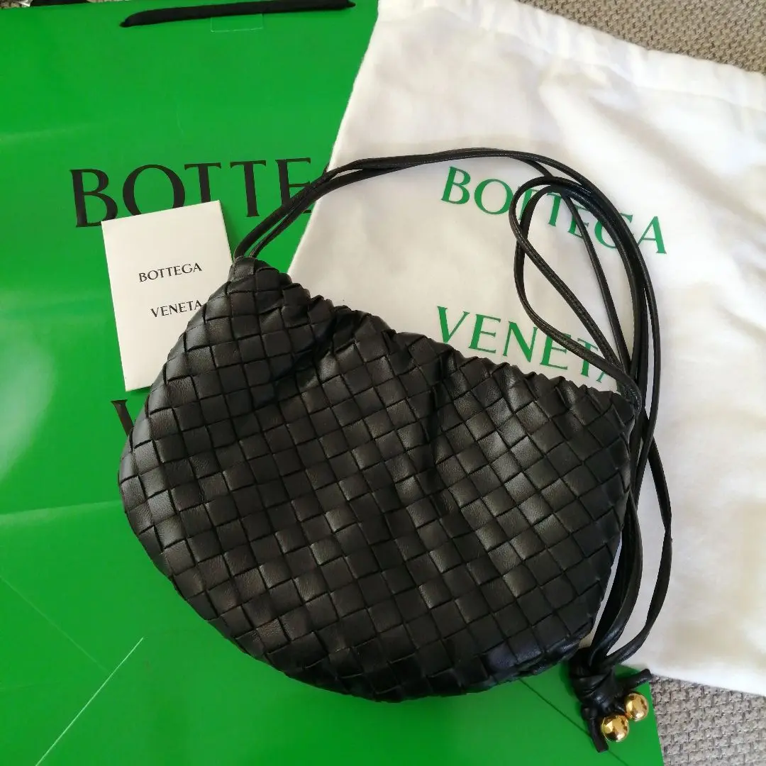 BOTTEGA VENETA ザバルブ bulb ミディアム バッグ BOTTEGA VENETA ザバルブ bulb ミディアム バッグ