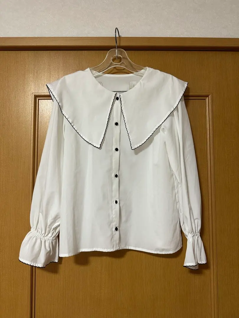 Thumbnail of GRL Large Collar White Blouse M