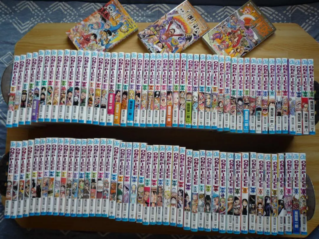 Thumbnail of Comic One Piece, beautiful condition, many new, complete set to the latest volume 111, Eiichiro Oda