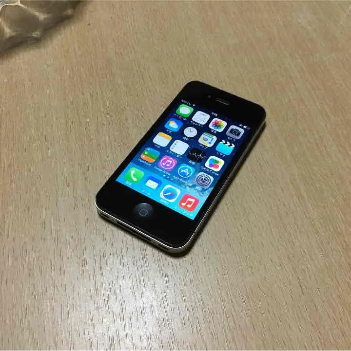 iPhone4S au 32GB ブラック　美品 iPhone 4s (再生新品/コレクター品) SIMフリー版 Apple iPhone4S