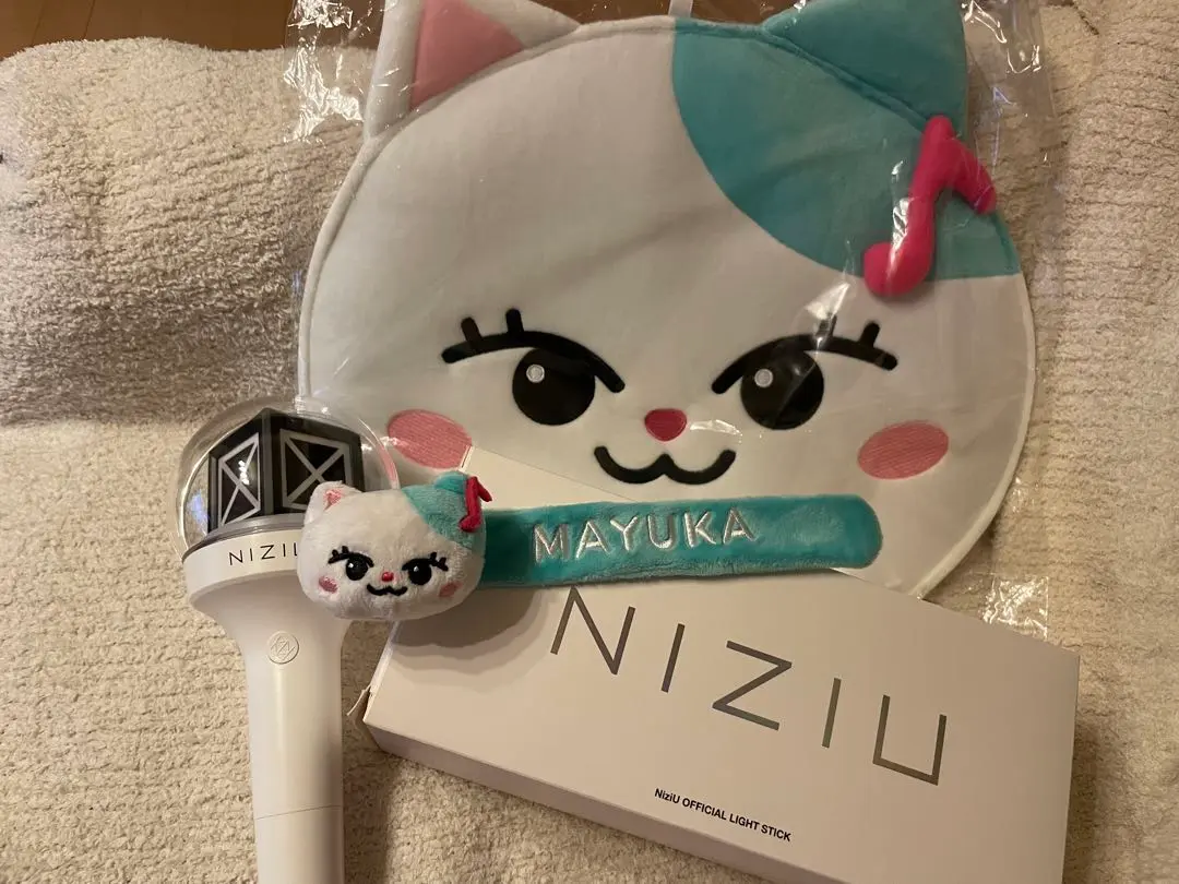 NiziU マユカ NIZOO ルキャ　うちわ　セット Amazon.co.jp: NiziU マユカ NIZOO ポップアップ うちわ ルキャ
