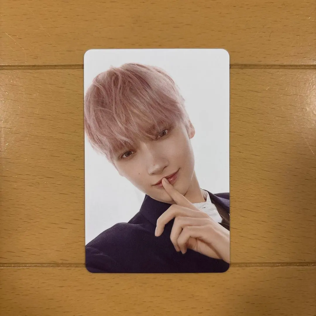 Thumbnail of TXT VR CONCERT Heart Attack Huening Kai trading card