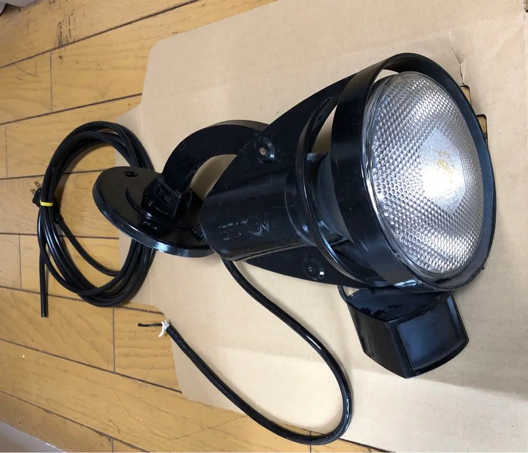 セコム　センサーライト　高機能LED SP-L0100　防犯カメラ セコム センサーライト 高機能LED SP-L0100 防犯カメラ セコム