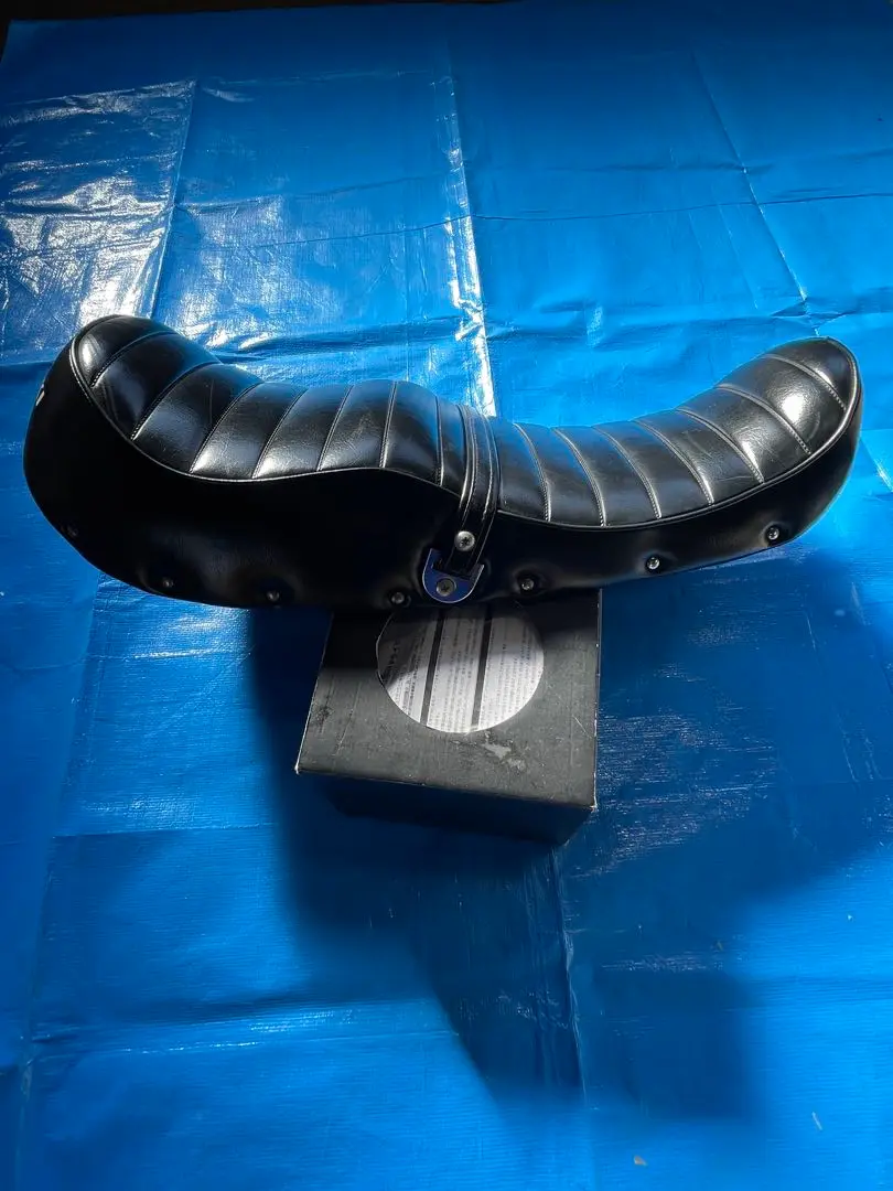 kz1000ltd kz1000シート ベルト穴あり中古品 kz1000ltd kz1000シート ベルト穴あり中古品