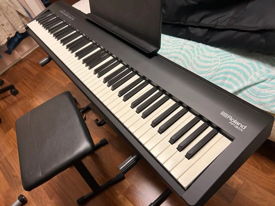ほぼ未使用 Roland FP-30X 電子ピアノ スタンドと椅子付き mt0108107_m.jpg