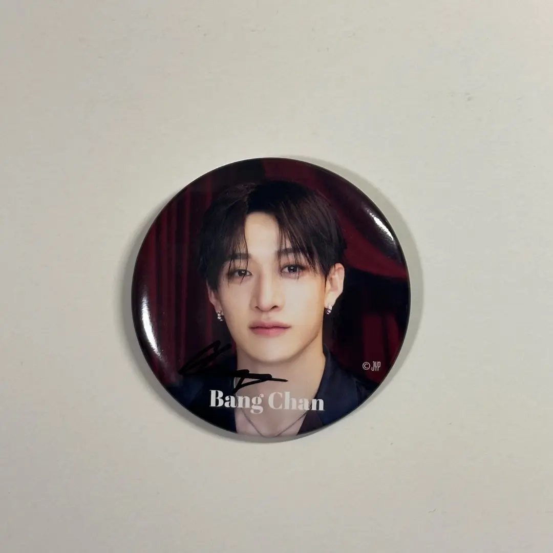 Straykids XMAS POPUP 缶バッジ アイエン 直筆サイン入り 2025年最新】stray kids サイン 缶バッジの人気アイテム - メルカリ