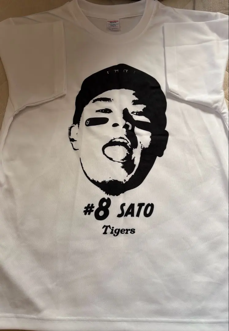 阪神タイガース 佐藤輝明 優勝記念シークレット選手顔イラストTシャツ 阪神タイガース 佐藤輝明 優勝記念シークレット選手顔イラストTシャツ