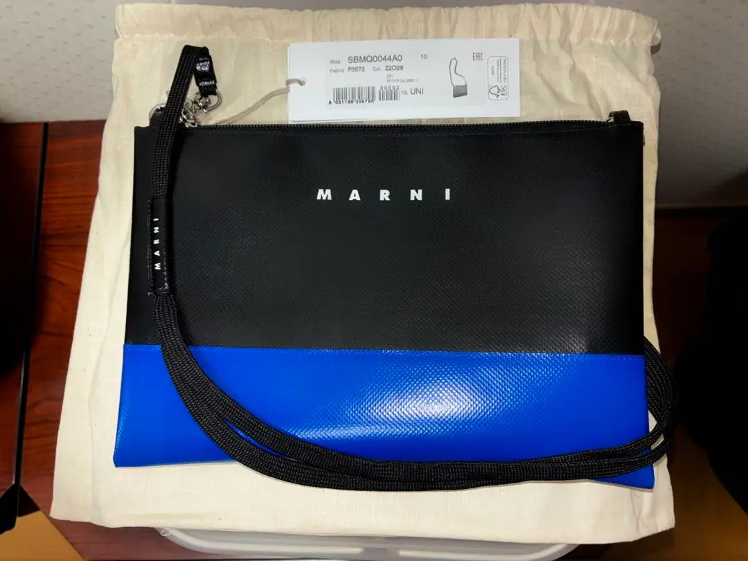 マルニ✖️ポーター　サコッシュ　ブルー 2025年最新】marni サコッシュの人気アイテム - メルカリ