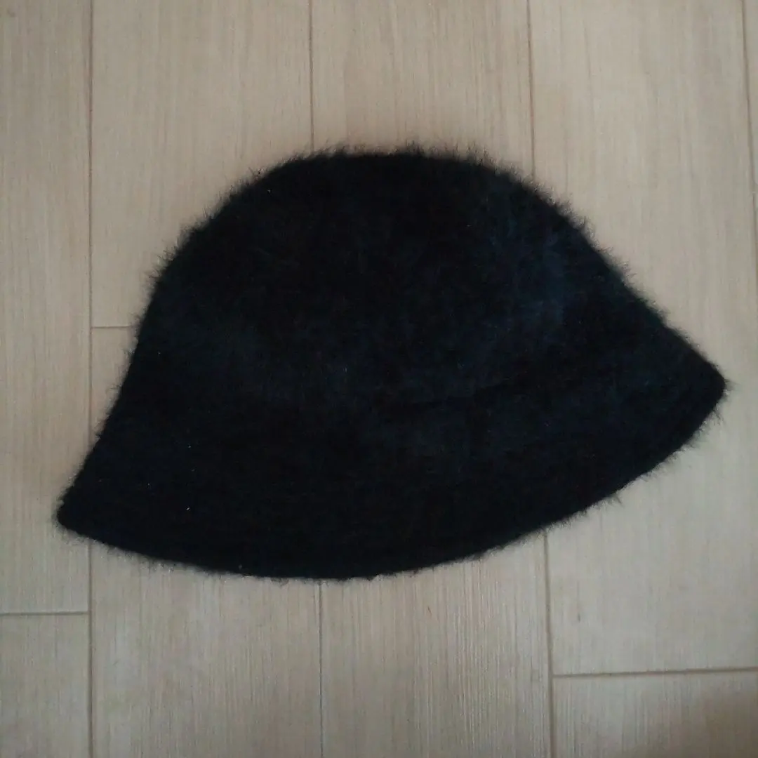 Thumbnail of Fur bucket hat