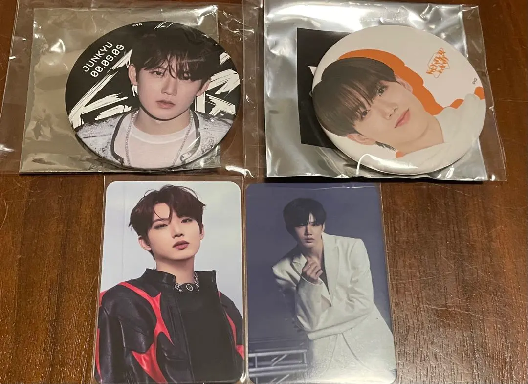 Thumbnail of TREASURE Junkyu Can Badge & Trading Card
