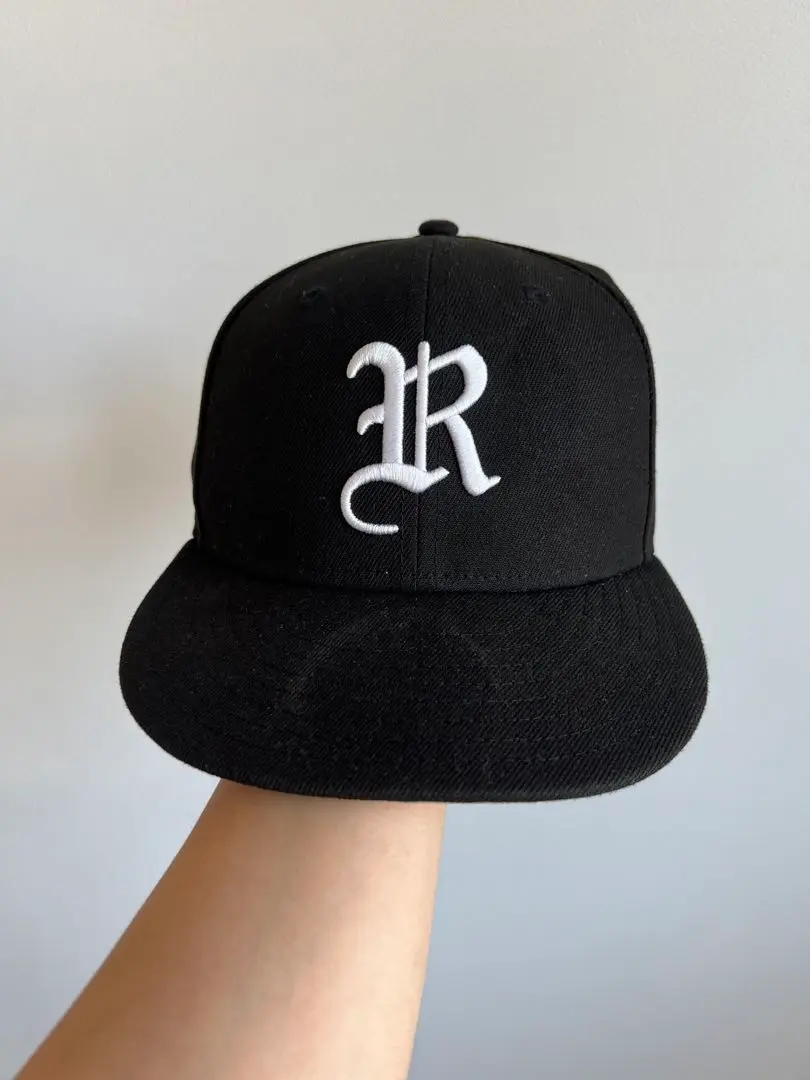 【mo様】RIEHATA×NEWERA コラボキャップ 新品 】 NEW ERA RIEHATAコラボ キャップ - メルカリ