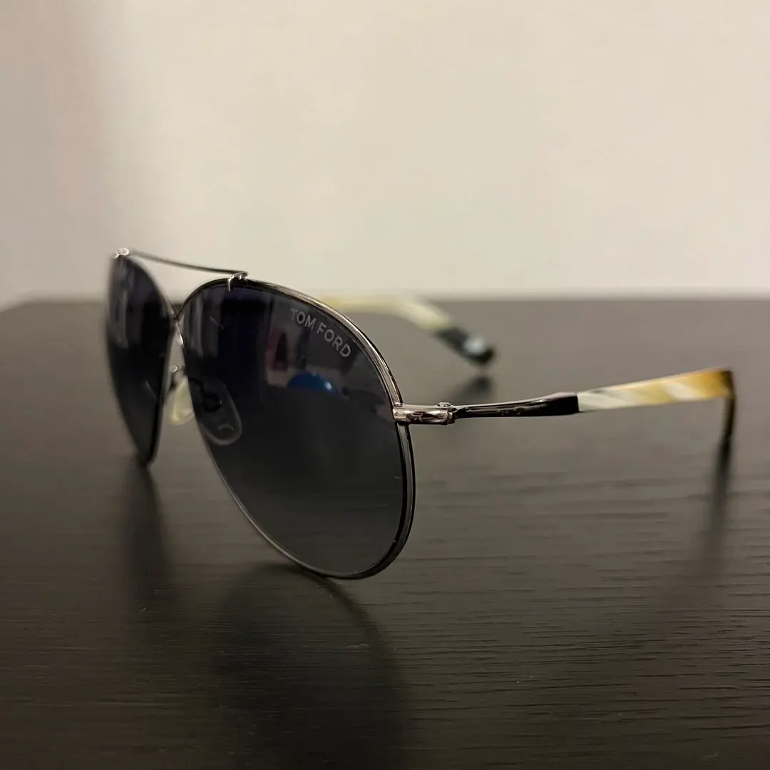 2025年最新】TOM FORD EYEWEAR フレーム形：ティアドロップ メンズ