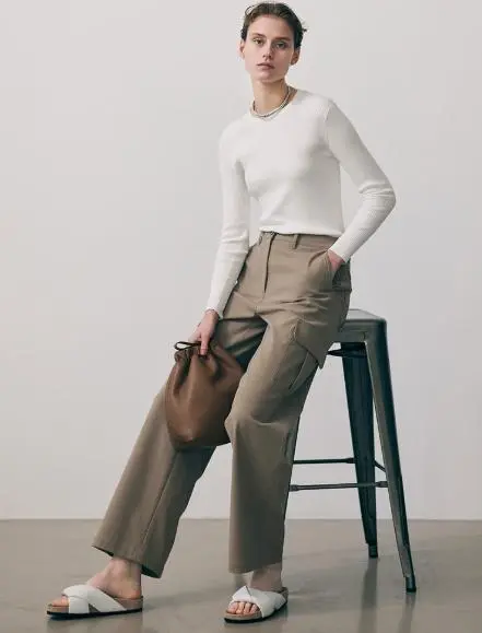 theory　セオリー　ネオテリックツインカーゴパンツ　ベージュ　4　美品 2025年最新】theory カラー：ベージュ系 ワークパンツ・カーゴ