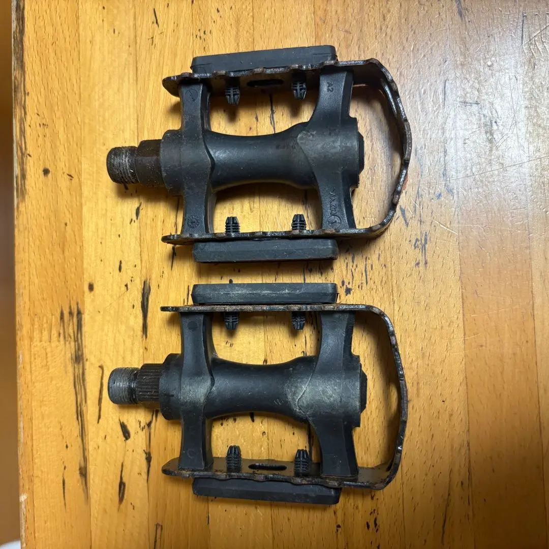 未使用　当時物　VP-956S 自転車用ペダル　LR　フラット／ベルト通し穴アリ 未使用 当時物 VP-956S 自転車用ペダル LR フラット／ベルト通し