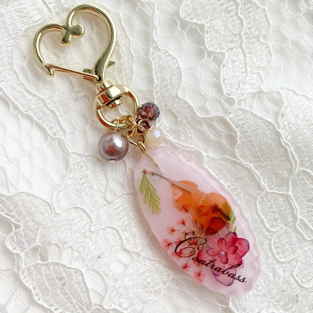 Thumbnail of Contrabass with Hydrangea and Lace Flower Oval Shape ♪ with Carabiner
