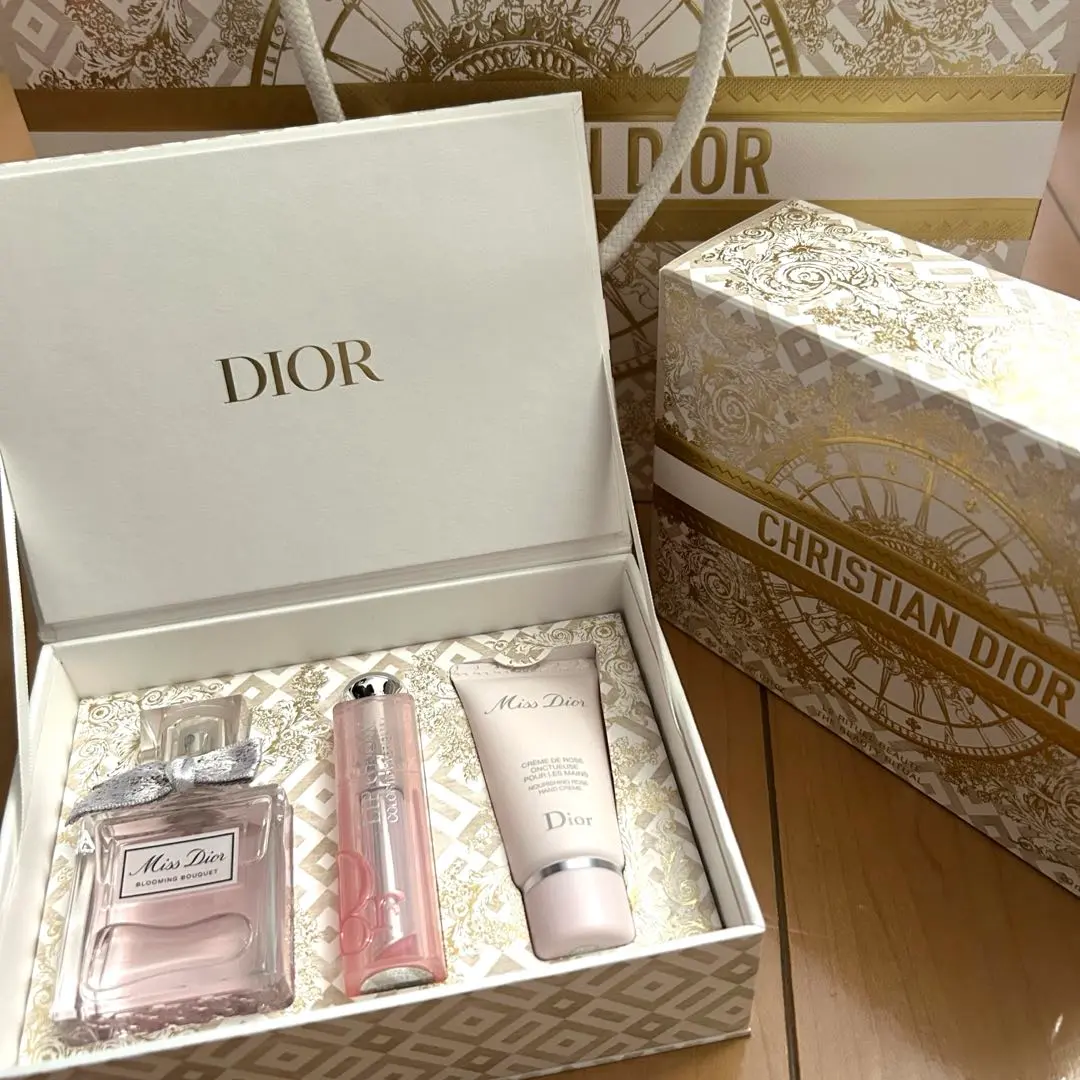最終お値下げ！新品 Dior ミスディオール2022年数量限定コフレ 最終お値下げ！新品 Dior ミスディオール2022年数量限定コフレ
