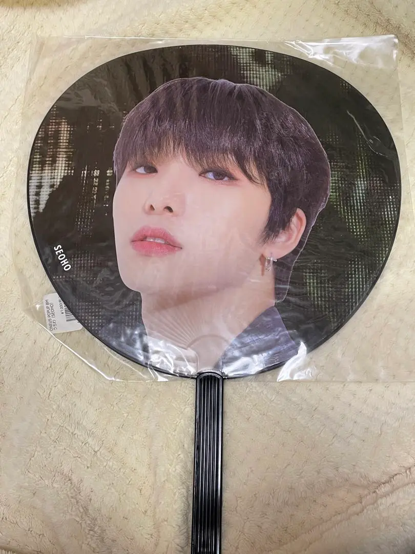 ONEUS/ソホ/SEOHO/うちわ Amazon.co.jp: ONEUS ソホ うちわ BLOOD MOON 서호 : ホーム