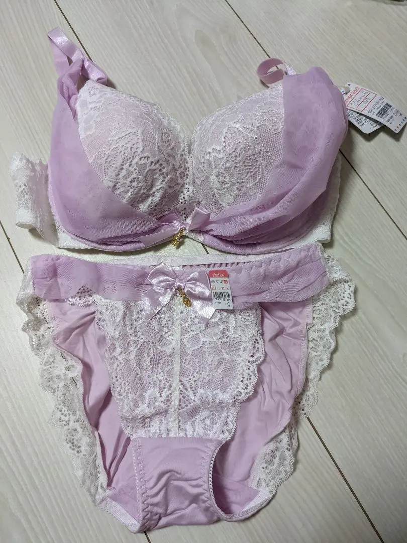 愛美菲兒 aimerfeel 胸罩 & 內褲 套裝 D75L 的縮圖