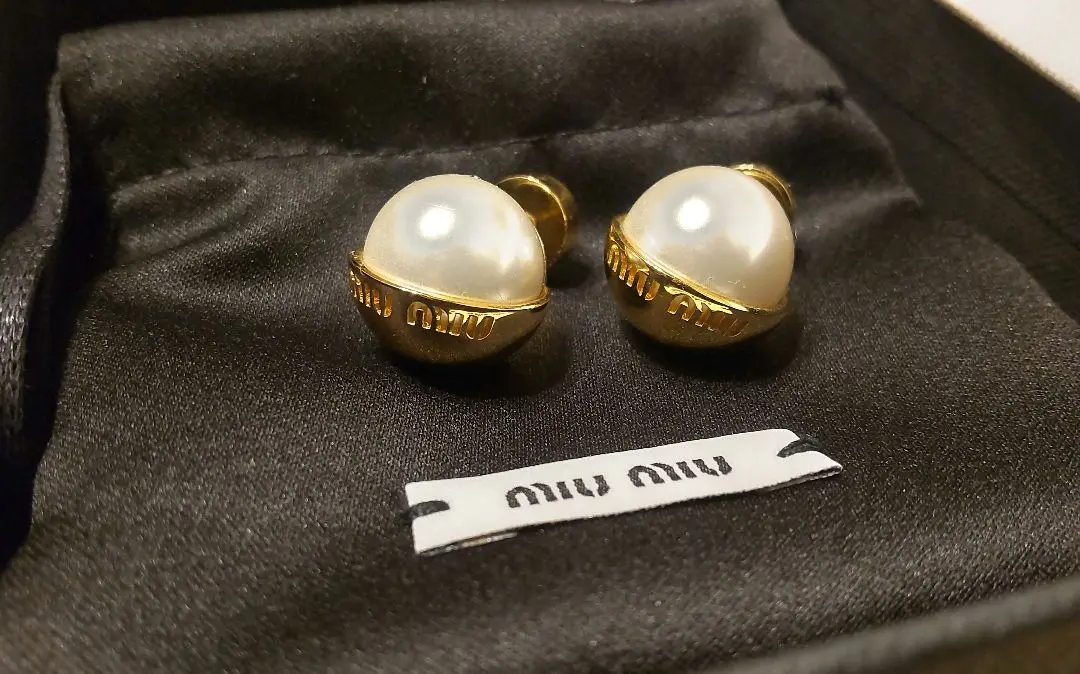ジャンク品muumuu ミュウミュウ クリスタル片耳破損両耳送付 Amazon | [ミュウミュウ] miumiu アクセサリー(ピアス) 5IO058