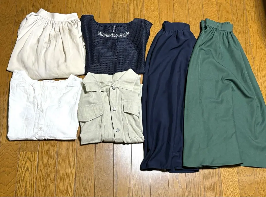 Thumbnail of [Price Reduced] Clean Style Coordinate Set - Women's 6-Piece Bundle